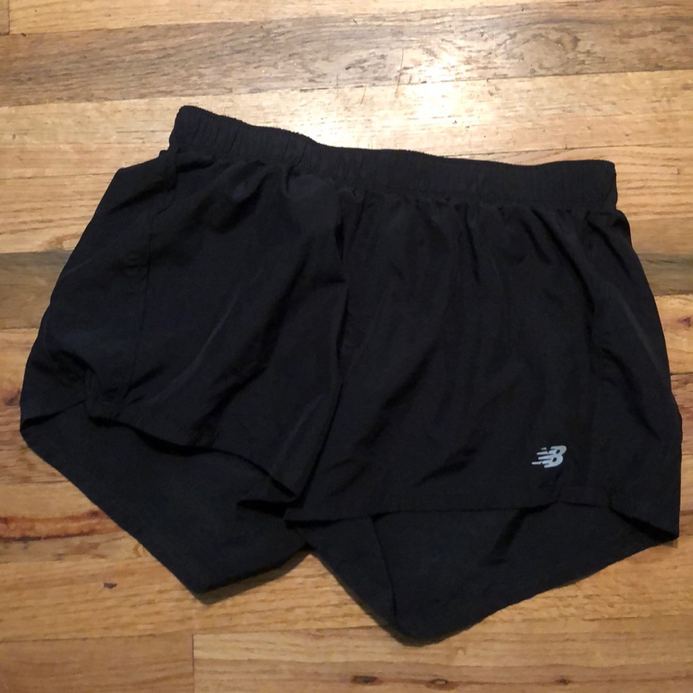 New balance women’s running shorts black size S
